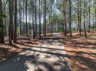 405 Meadow Lakes Dr, Pine Mountain, GA 31822