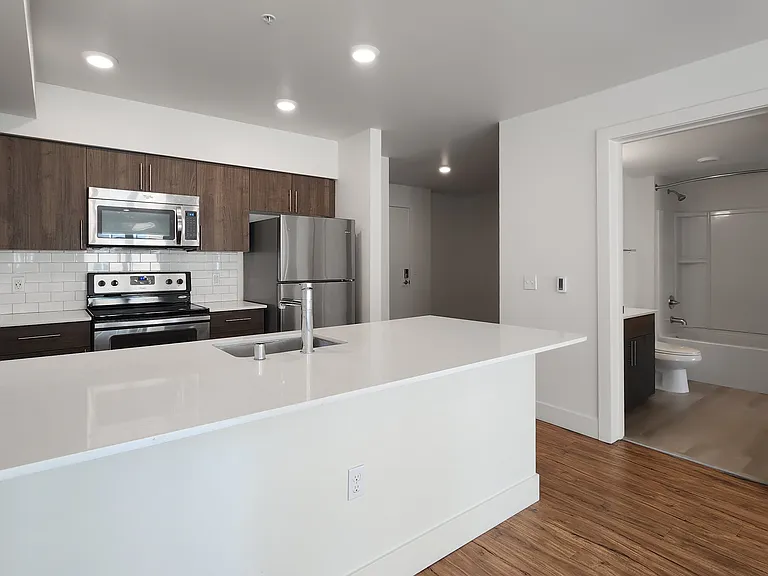 Dunn Motors Apartments — Photo 107