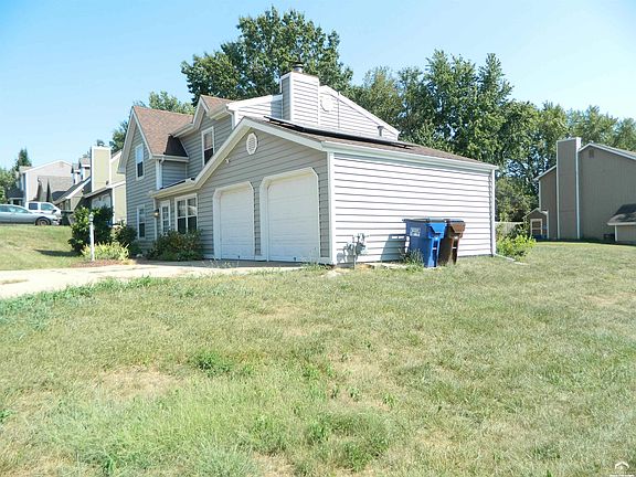 2nd image of 3619 Lakecrest Ct