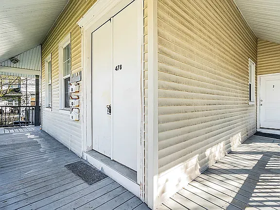 Studio, $1,899 — Photo 2