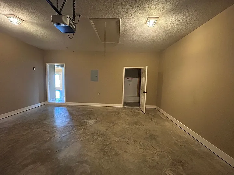 5204 Easton Ln — Photo 14