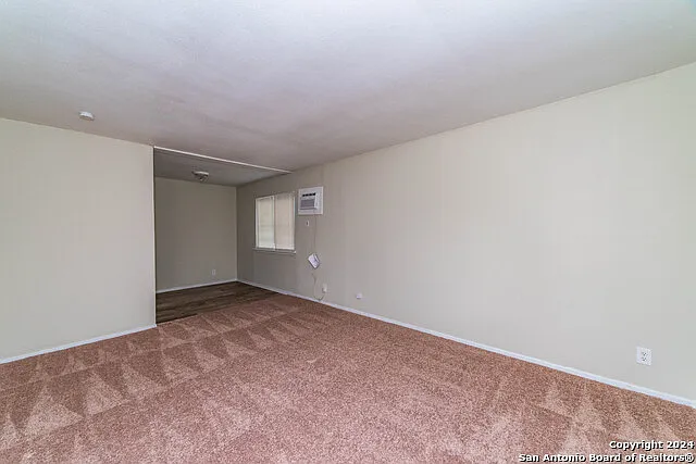 7131 Glen Ter — Photo 4