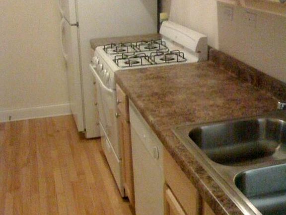 4th image of 2204 W Foster Ave #1A