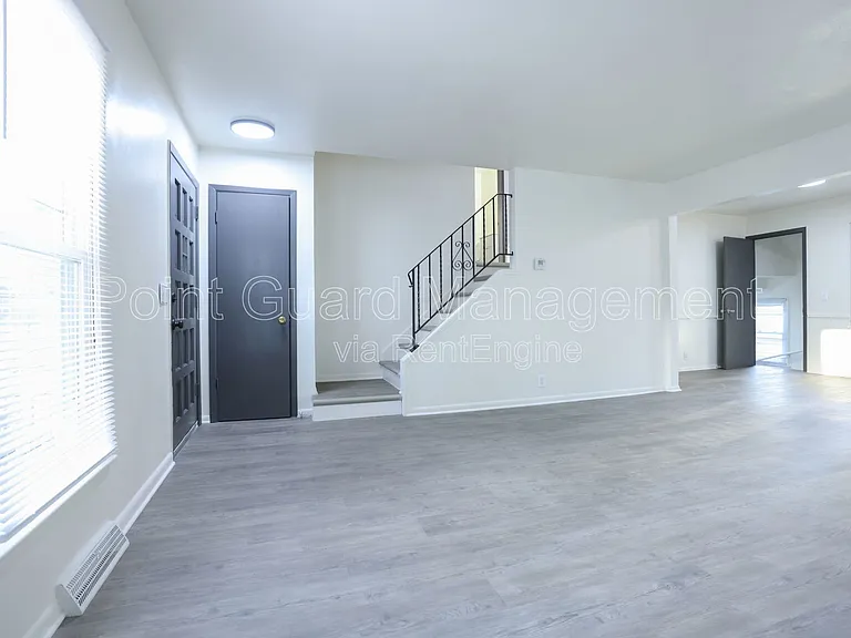 5917 Fort St #5917 — Photo 4