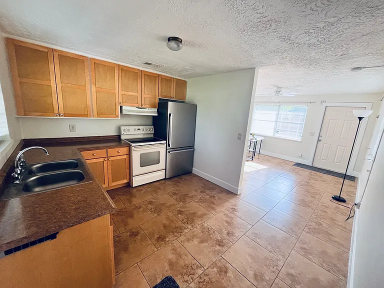 2656 Mangrove St — Photo 9