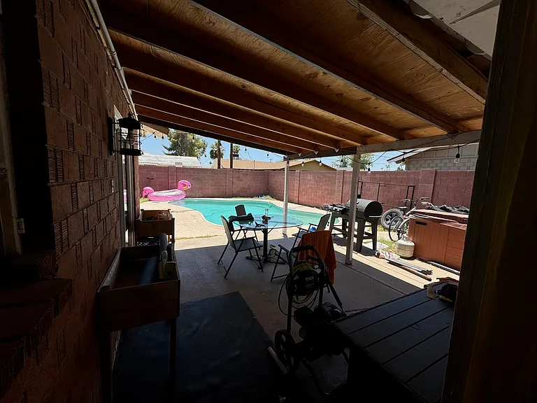 8231 E Sells Dr — Photo 2