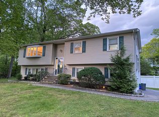 101 Renee Ln, Bardonia, NY 10954