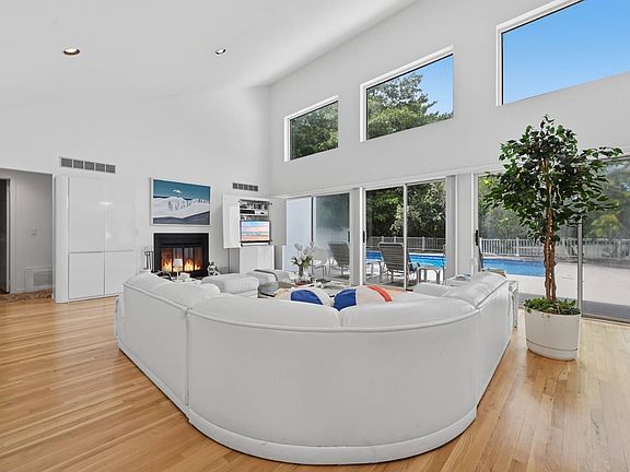 2nd image of 23 Deerfield Way