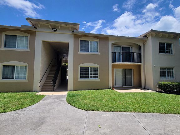 2nd image of 1500 Crestwood Ct S