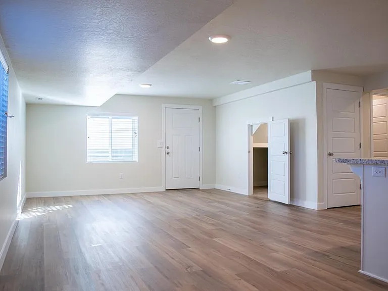 7434 N Pawnee Rd #B — Photo 3