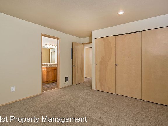 3rd image of 11121 NE 128th St #G-101