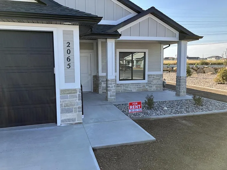 2065 S 3125 W — Photo 26