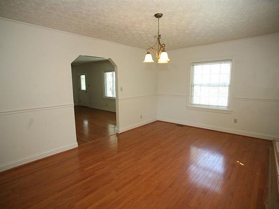 5th image of 1622 Meadowthorpe Ave