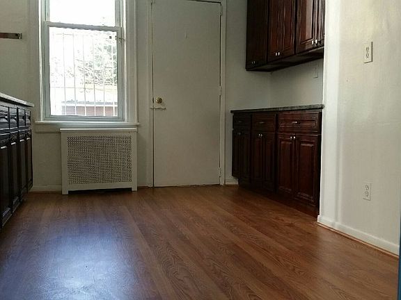 4th image of 3221 32nd St