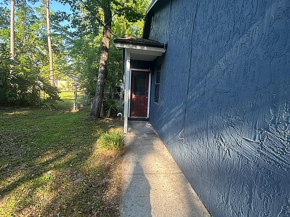 3rd image of 1642 Solomon St