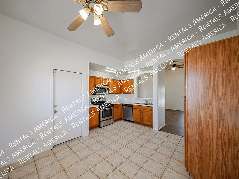 16195 W Lincoln St — Photo 8