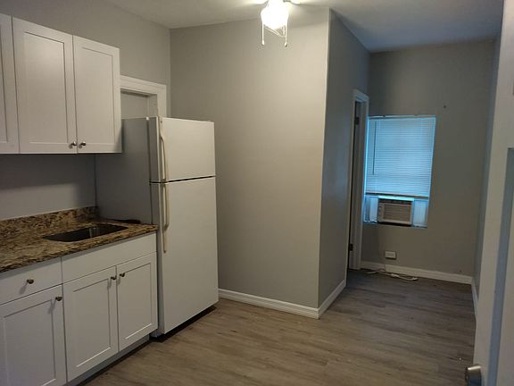 4th image of 705 Vine Ave #2