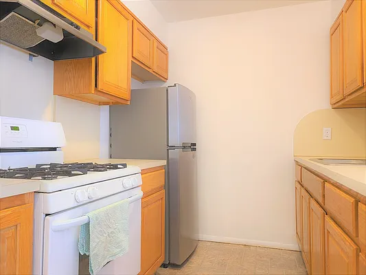 Rented by Virtual Real Estate | media 10