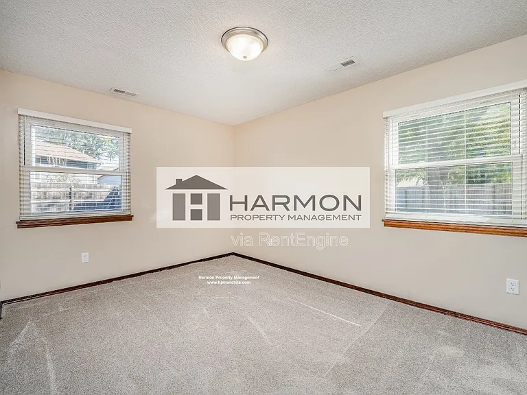 2138 S Fieldcrest Cir — Photo 7