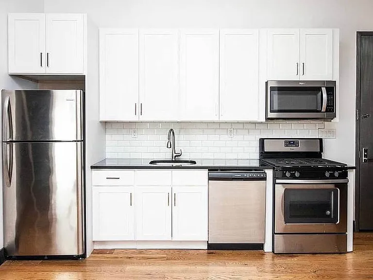760 Putnam Ave #3 — Photo 2