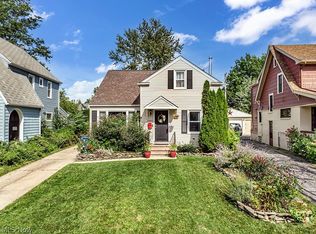 2397 Queenston Rd, Cleveland Heights, OH 44118