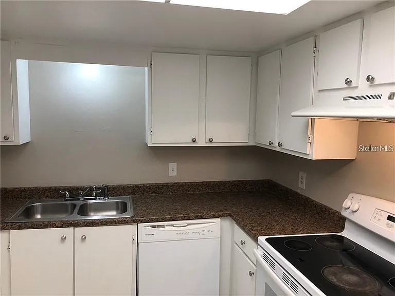 2408 Swailes Dr #7 — Photo 5