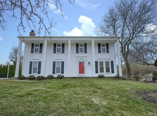 2201 Stonington Ln, Rochester Hills, MI 48306