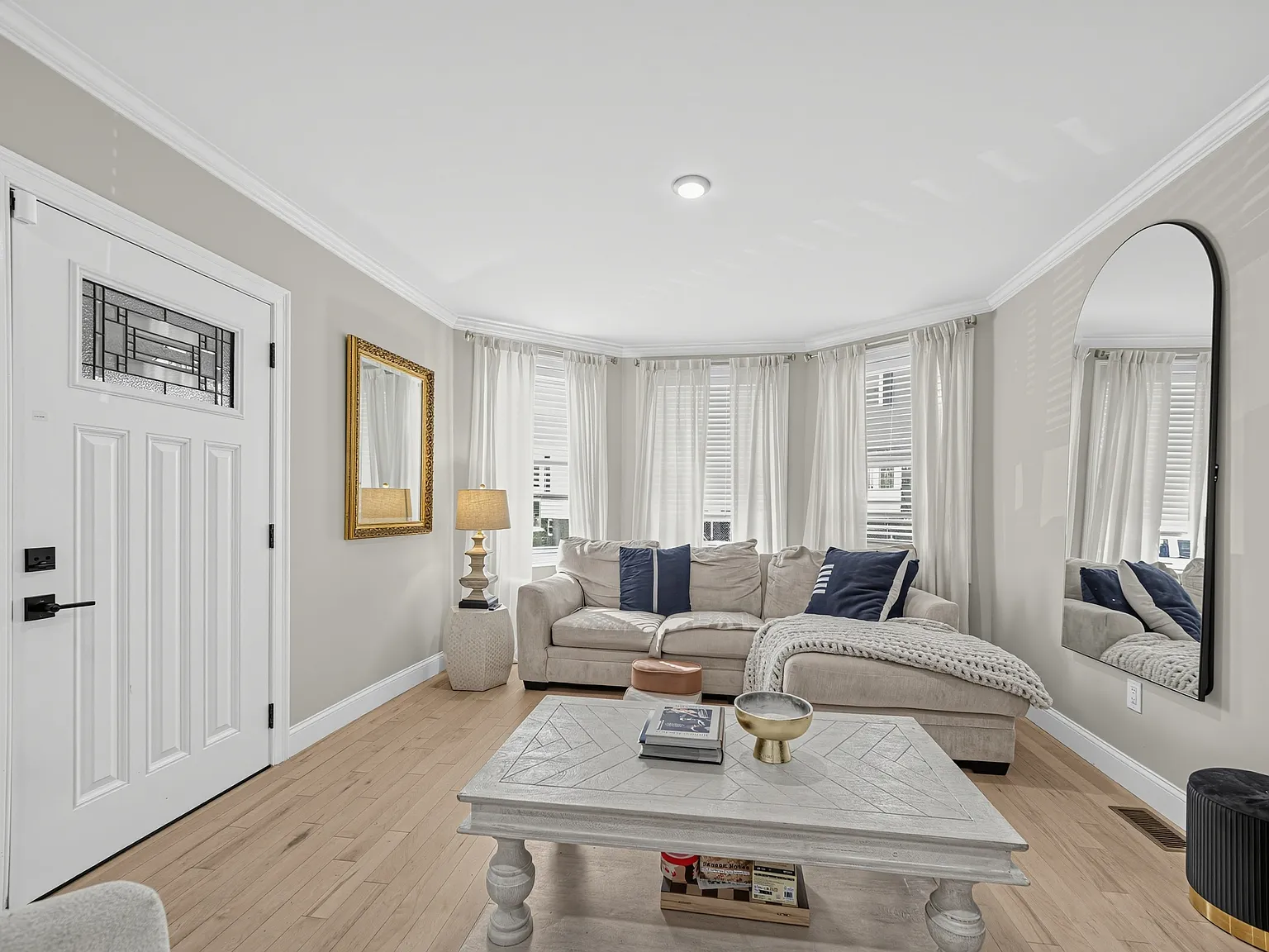 3 bed, 1800 sqft, $4,600 — Photo 2
