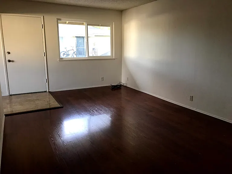166 Echo Ave #4 — Photo 4