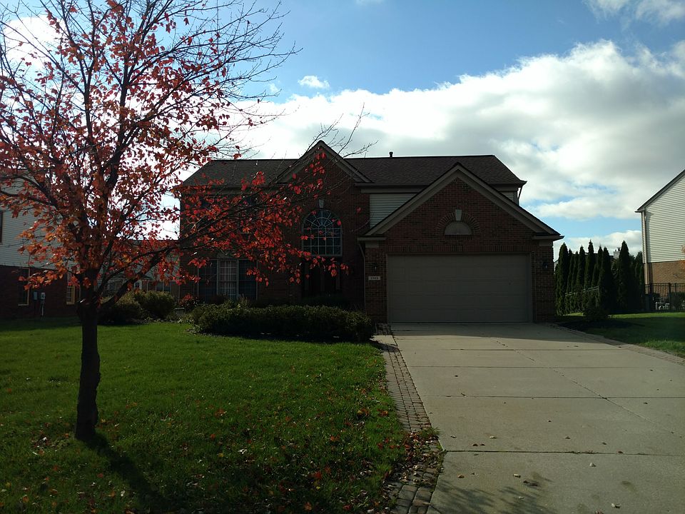 1st image of 1948 Bloomfield Oaks Dr