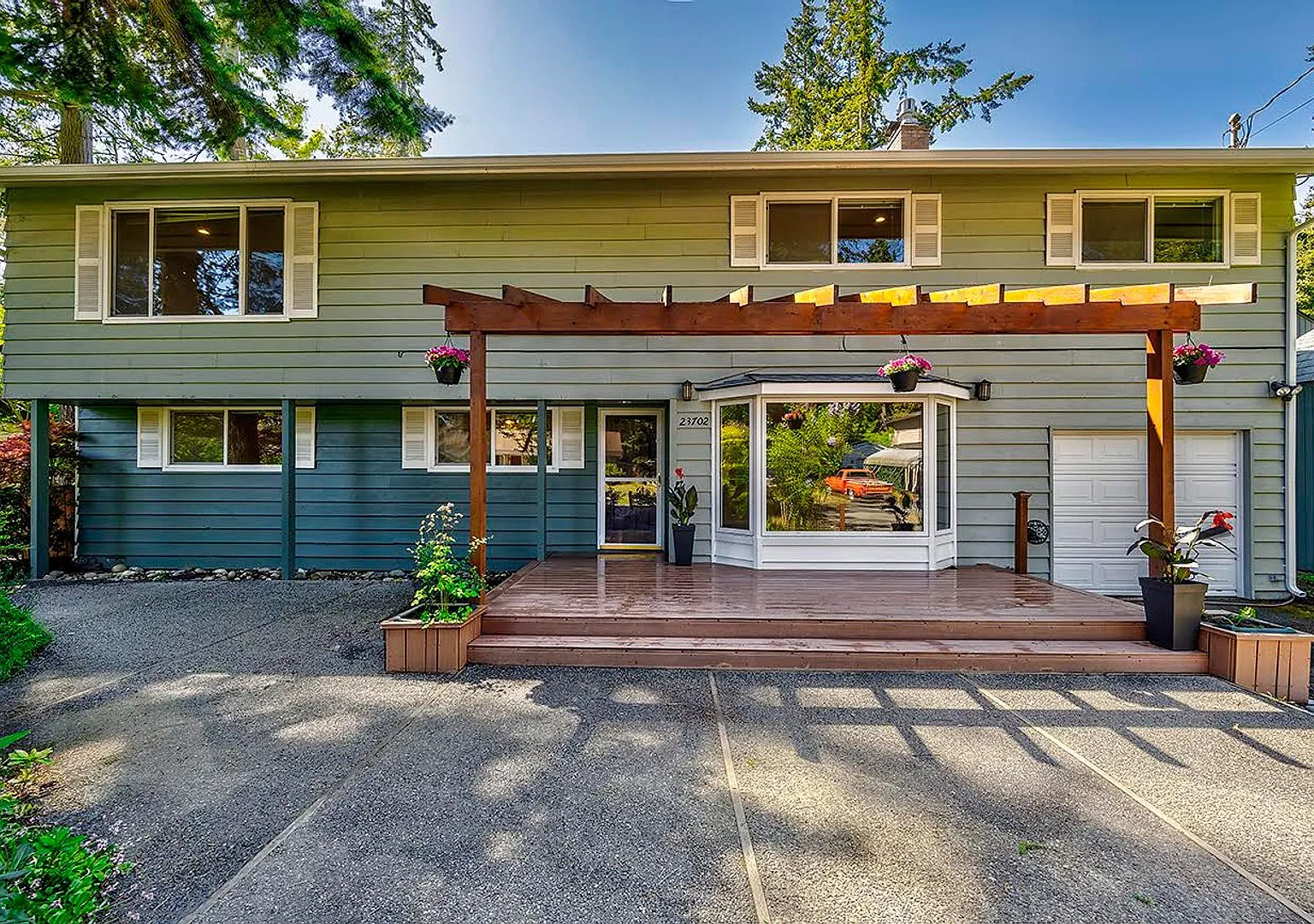 Edmonds 5 Bedroom 3.5 Bath Fully Fenced — Photo 1
