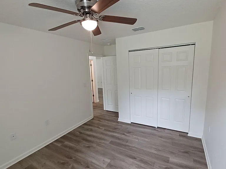 614 Hannah St — Photo 15