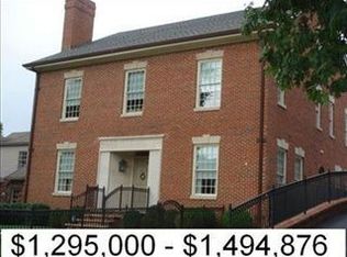 225 Holiday Rd, Lexington, KY 40502