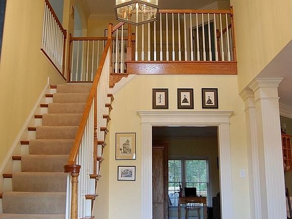 2-story foyer