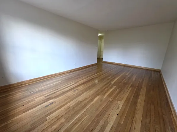 65-05 Yellowstone Boulevard image 4 of 11