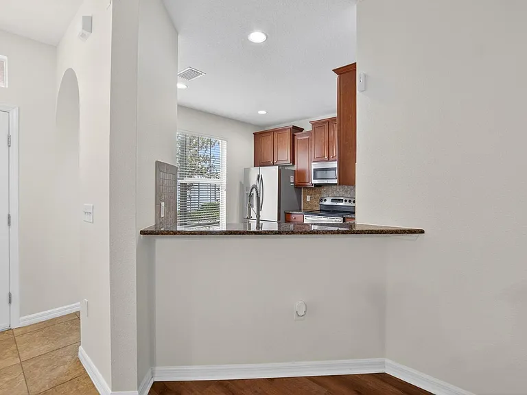 714 Ashentree Dr — Photo 3