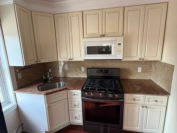 2nd image of 11639 198th St Floor 2