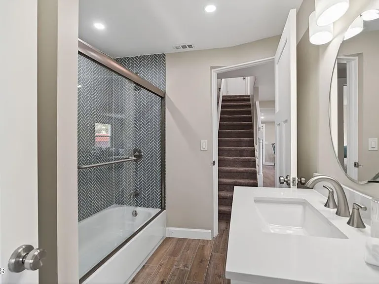 201 S Olive St — Photo 18