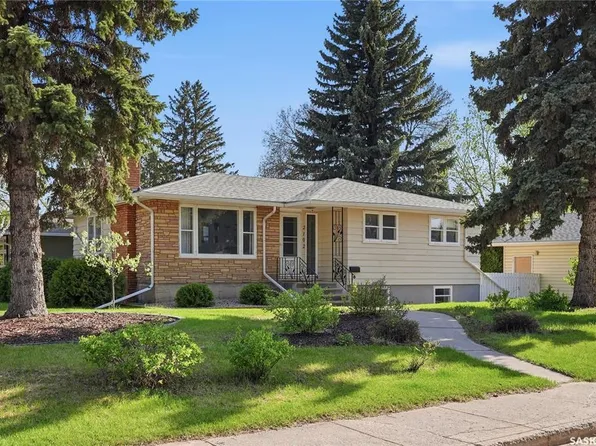 2102 Cumberland AVENUE S, Saskatoon, SK S7J 1Z3