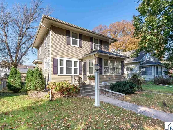 609 Wall St, North Mankato, MN 56003