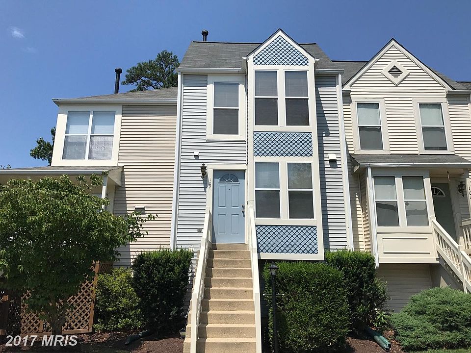 1st image of 102 Woodridge Pl