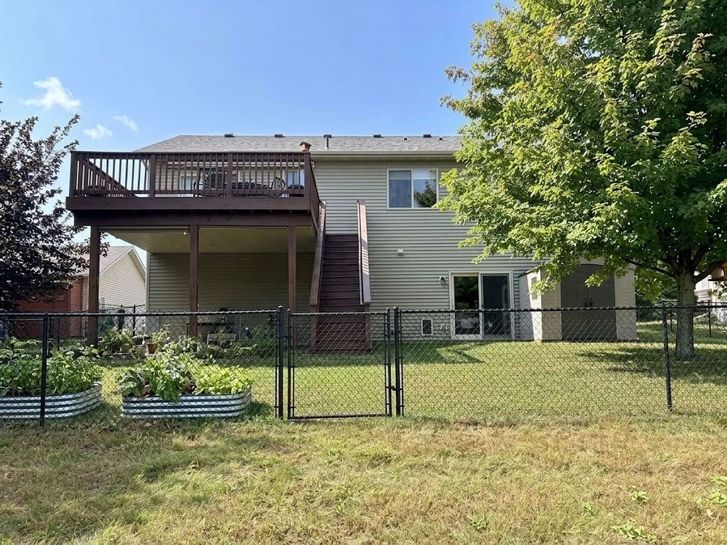 Spacious 5BR House in Belle Plaine — Photo 2
