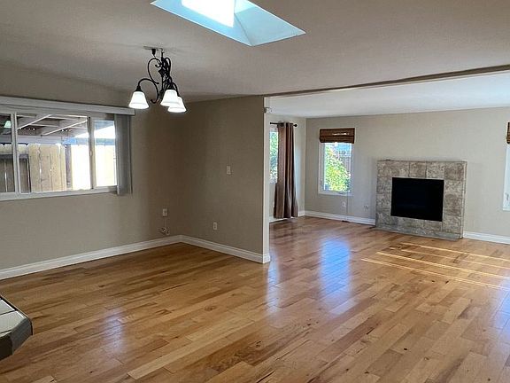 5th image of 726 Holly Ave