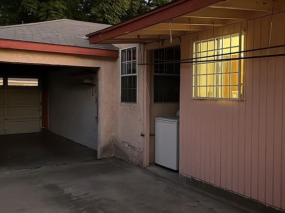 3rd image of 15109 Maidstone Ave