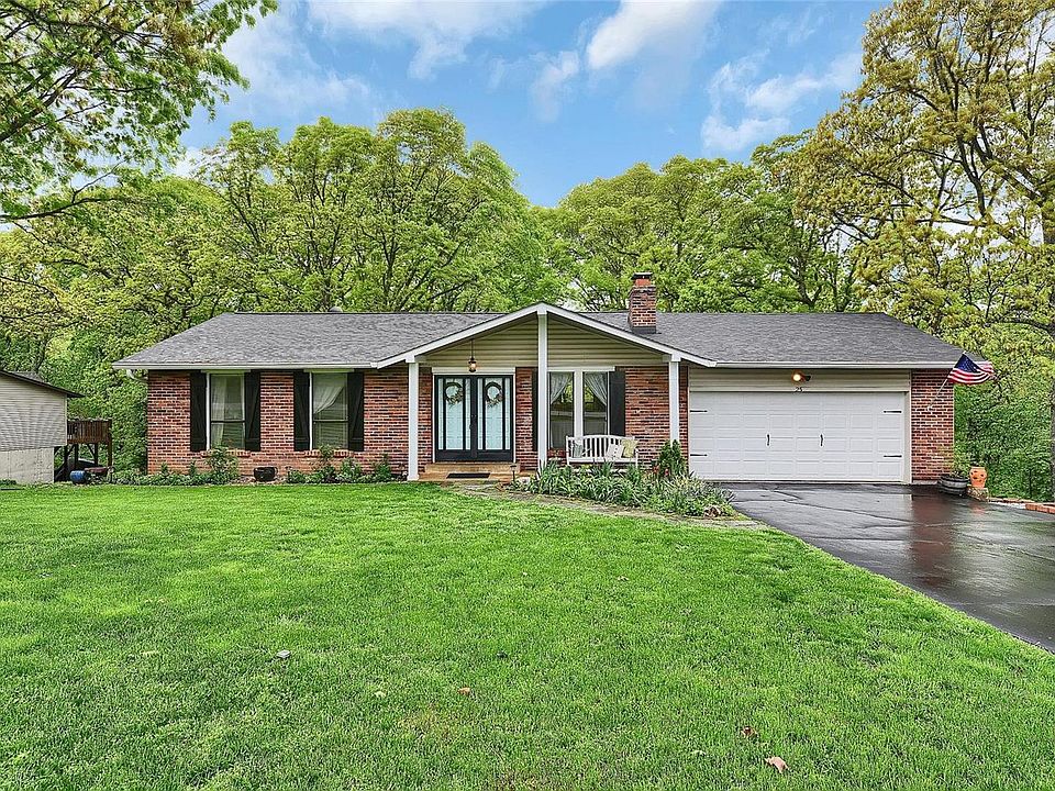 2nd image of 25 Ozark Ln