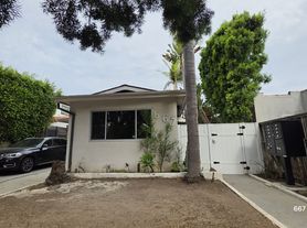 667 Flower Ave, Venice, CA