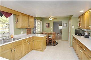 5th image of 34094 Vauxhill Dr