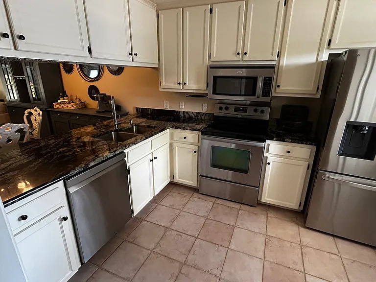 270 Hillcrest Rd #701 — Photo 9