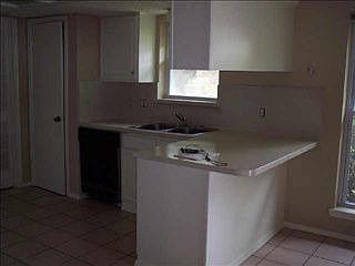 4th image of 2506 Pecan Dr