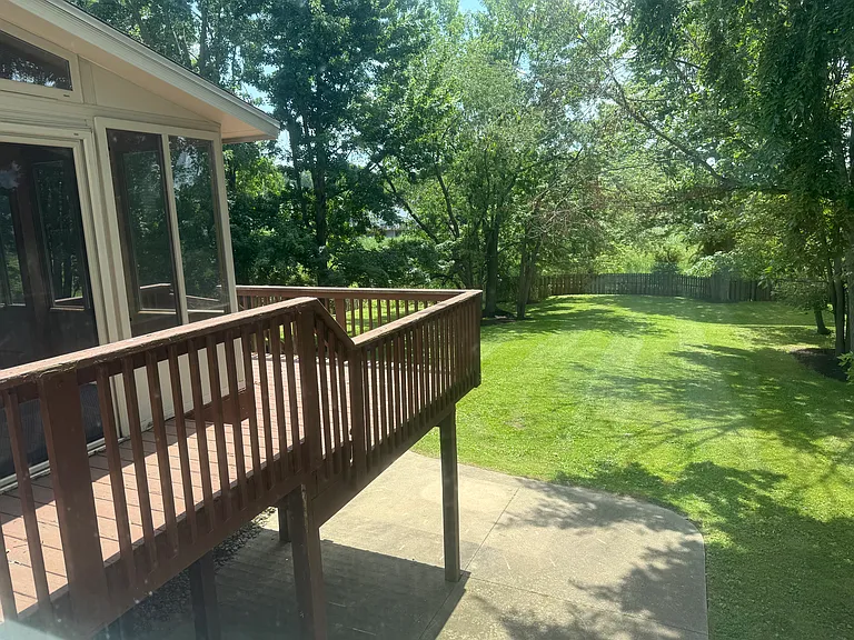 678 Union Dr — Photo 9